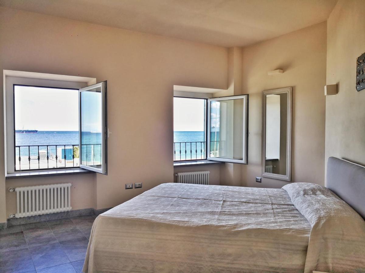 Appartamento Deluxe Con Terrazza Sul Mare Савона Екстер'єр фото