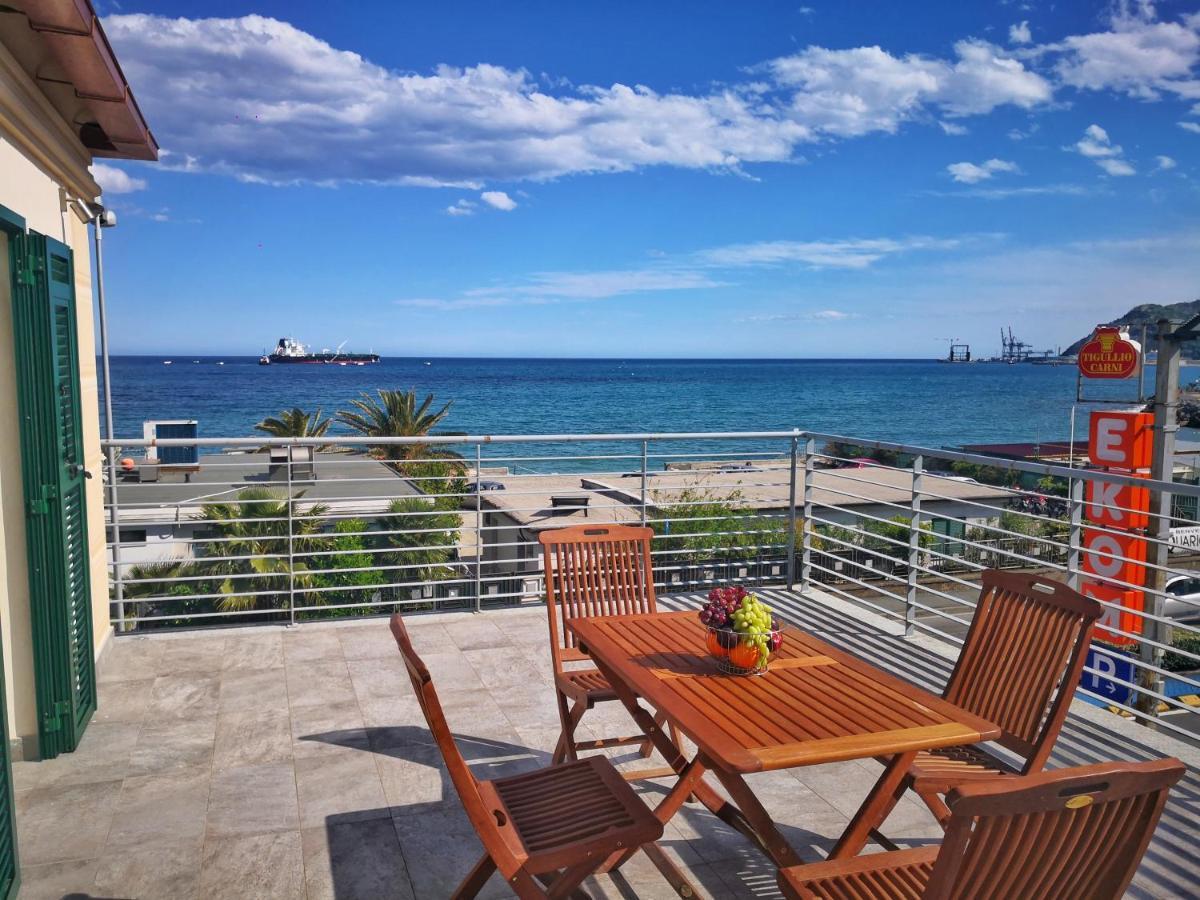 Appartamento Deluxe Con Terrazza Sul Mare Савона Екстер'єр фото