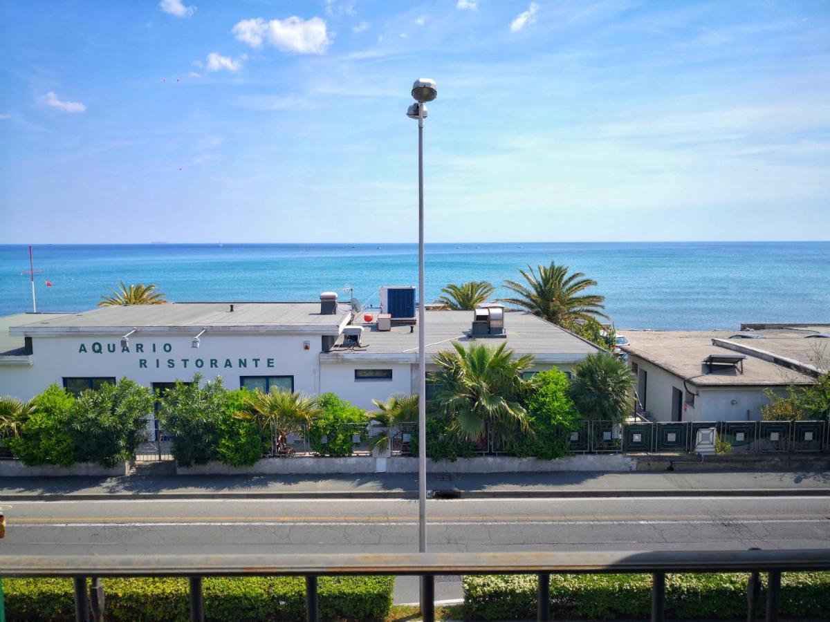 Appartamento Deluxe Con Terrazza Sul Mare Савона Екстер'єр фото